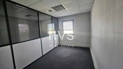 Office in Aix-en-Provence for lease Interior Photo- Image 1 of 8