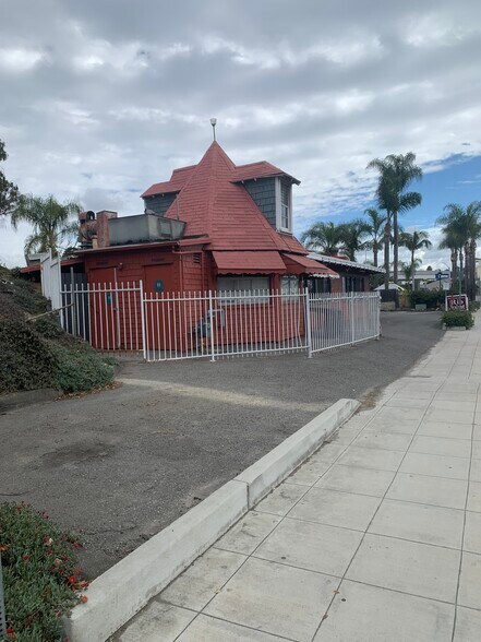 34294 S Coast Hwy, Dana Point, CA à vendre - Photo du bâtiment - Image 2 de 4