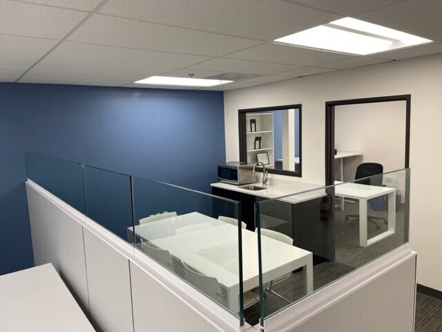 3330 NW Yeon Ave, Portland, OR à louer - Photo intérieure - Image 3 de 10