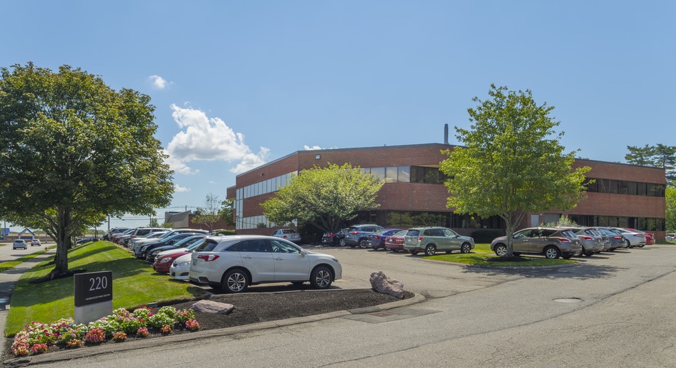 220 Norwood Park S, Norwood, MA à louer - Photo du bâtiment - Image 2 de 8