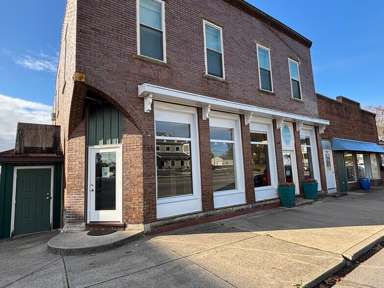 206 W Main St, Mc Arthur, OH à vendre - Photo du bâtiment - Image 2 de 79