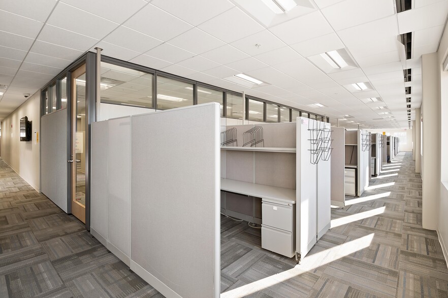 82 Running Hill Rd, South Portland, ME for lease - Interior Photo - Image 2 of 7