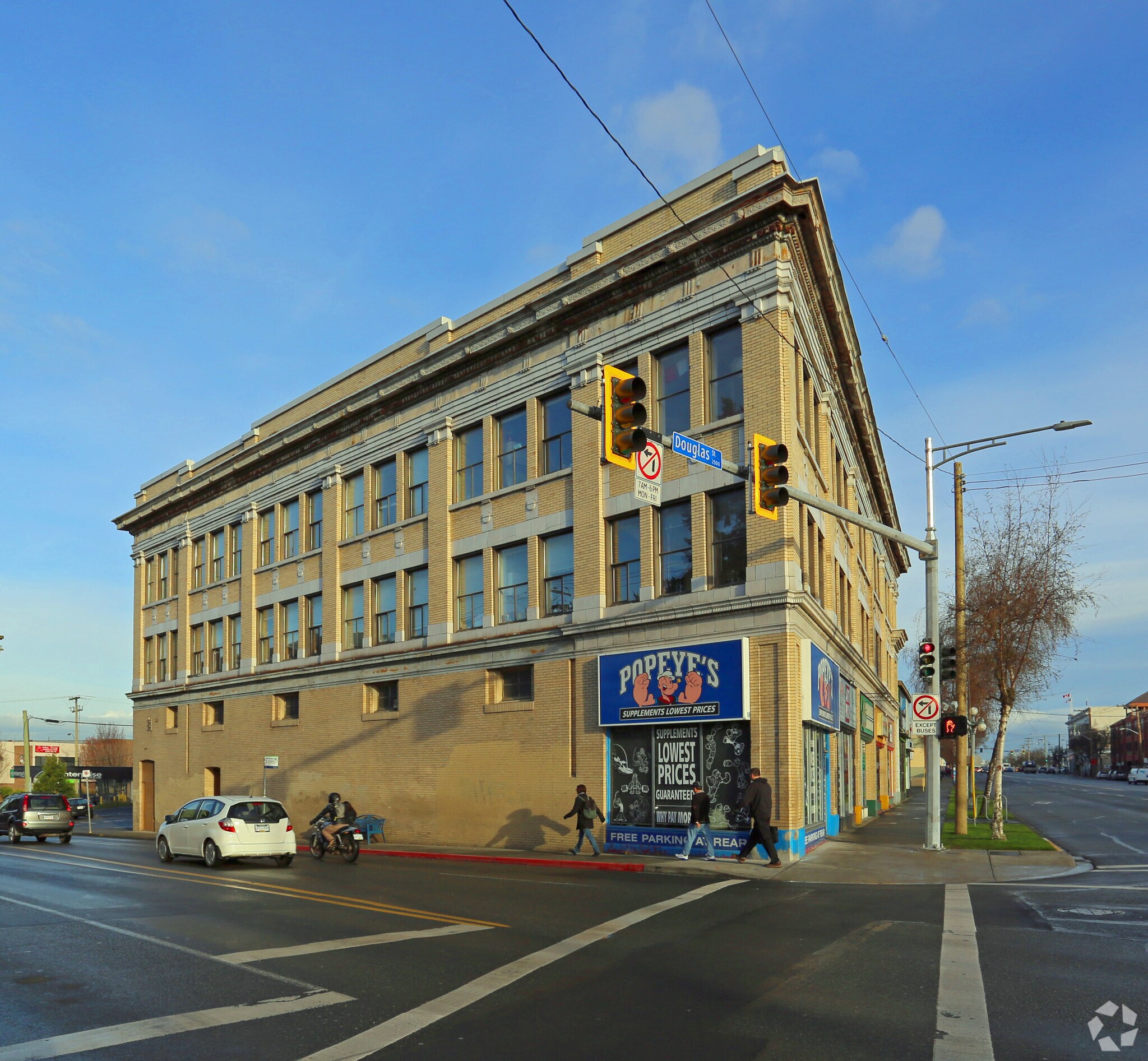 2500-2512 Douglas St, Victoria, BC à vendre Photo principale- Image 1 de 1