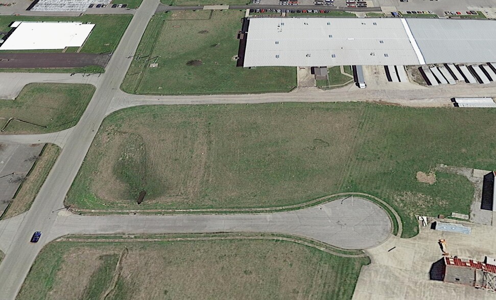 John C Watts Drive, Nicholasville, KY à vendre - Photo du bâtiment - Image 2 de 5