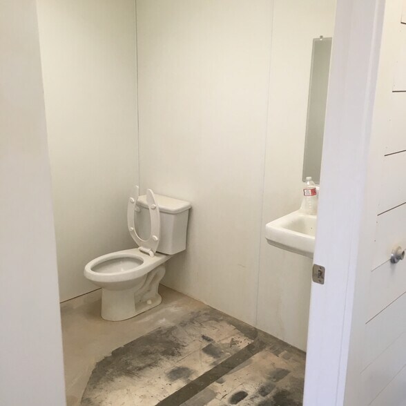 3801-3827 Avenue A St, Lubbock, TX à louer - Photo intérieure - Image 3 de 5