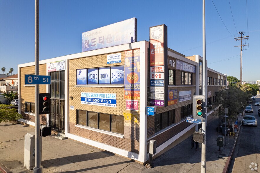 3242 W 8th St, Los Angeles, CA à louer - Photo principale - Image 1 de 6