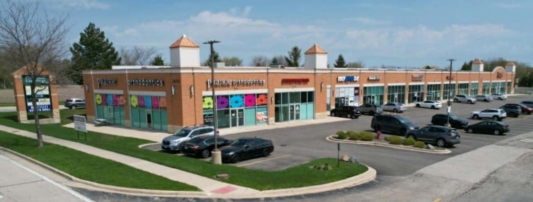 1475 N Dilleys Rd, Gurnee, IL for lease Building Photo- Image 1 of 8