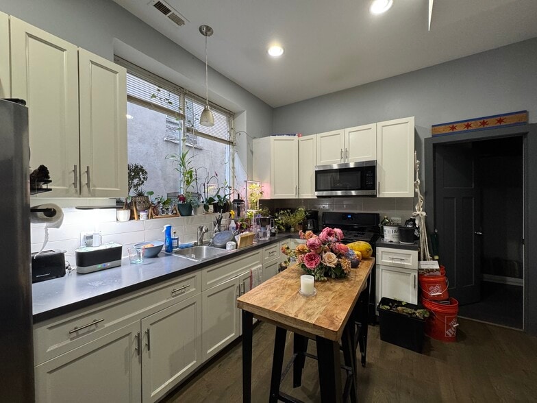 1813 S Ashland Ave, Chicago, IL for sale - Interior Photo - Image 3 of 8