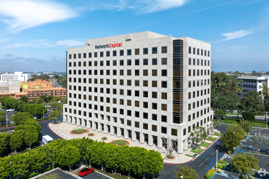 7700 Irvine Center Dr, Irvine, CA à louer - Photo principale - Image 1 de 21