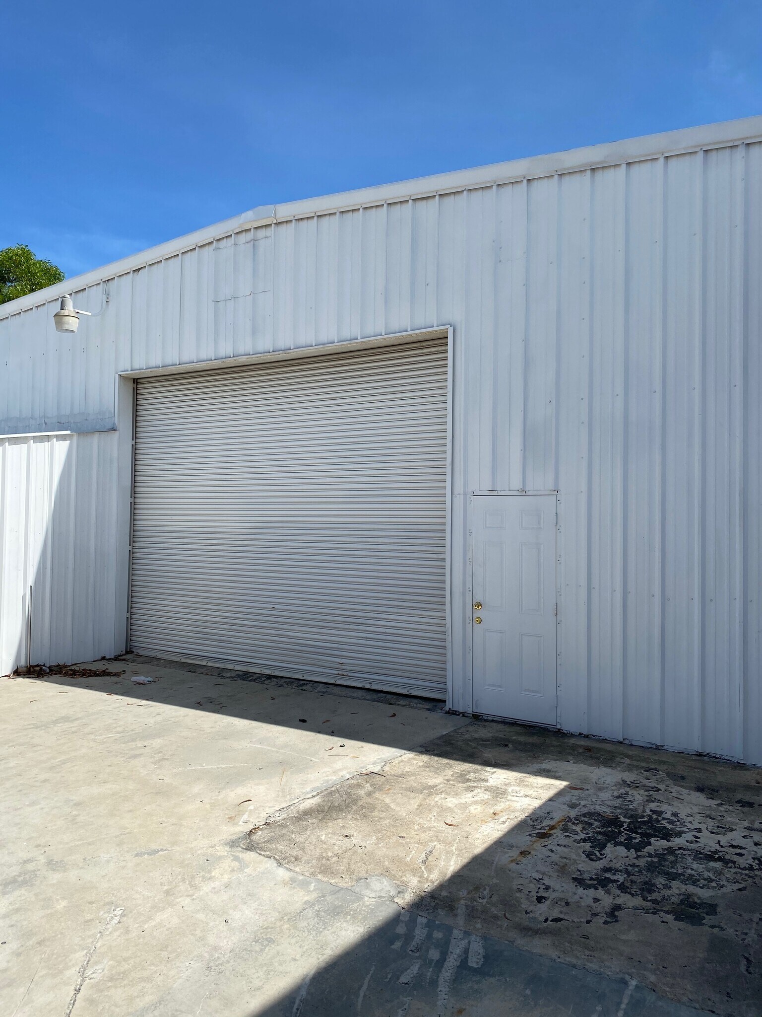 850 SW 21st Ter, Fort Lauderdale, FL à vendre Photo principale- Image 1 de 1