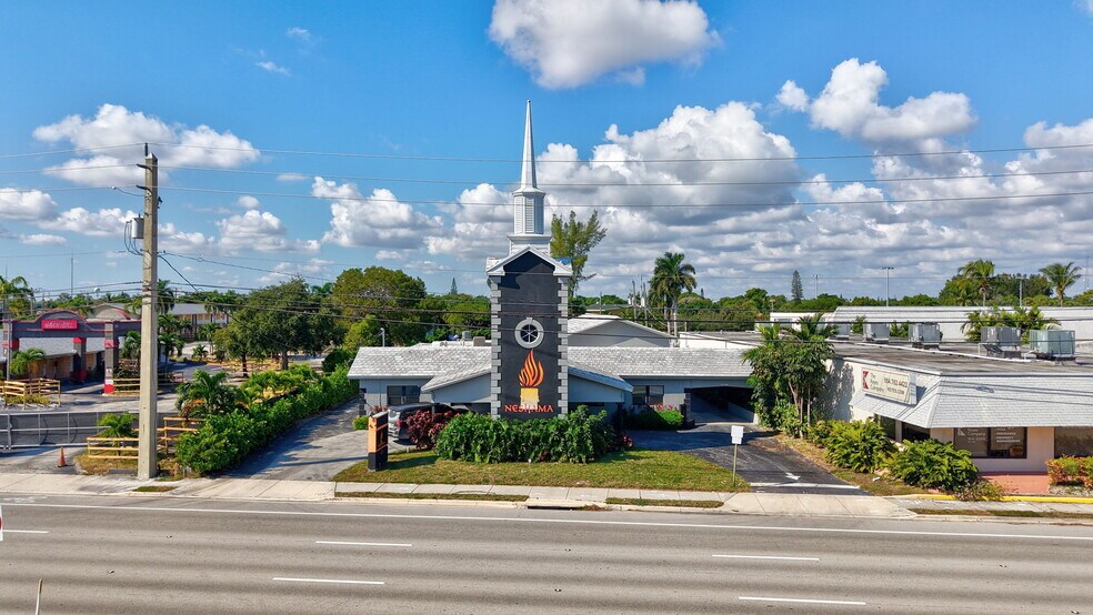 4213 N Federal Hwy, Pompano Beach, FL à vendre - Photo du bâtiment - Image 1 de 22