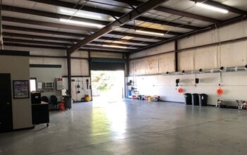 3345 Hutchinson Rd, Cumming, GA à louer Photo intérieure- Image 2 de 3