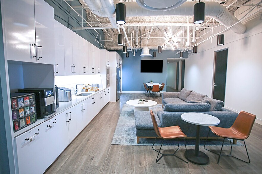 2600 W Olive Ave, Burbank, CA à louer - Photo du bâtiment - Image 3 de 8