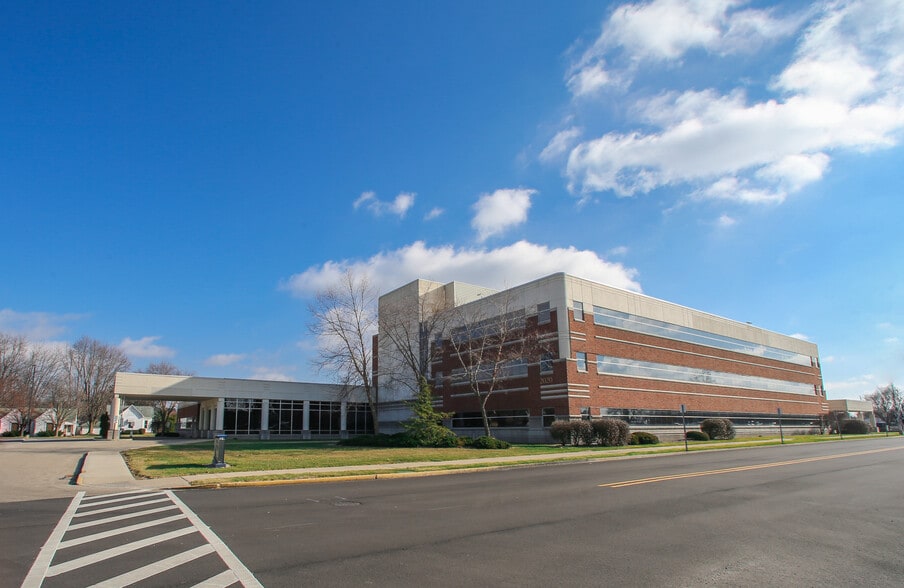 2020 Meridian St, Anderson, IN à louer - Photo du bâtiment - Image 3 de 5