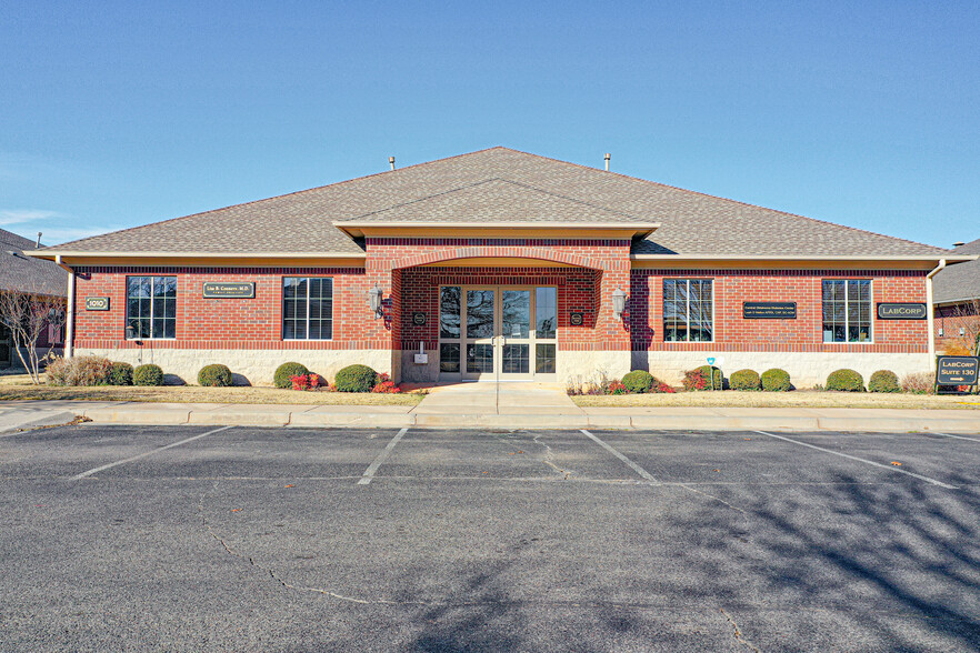 1010 24th Ave NW, Norman, OK for sale - Building Photo - Image 1 of 5