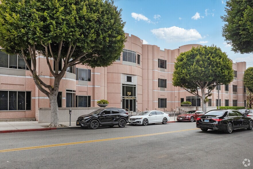 150 S Rodeo Dr, Beverly Hills, CA à louer - Photo du bâtiment - Image 3 de 5