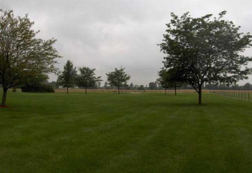 8131 E Southport Rd, Indianapolis, IN à vendre - Photo principale - Image 1 de 9