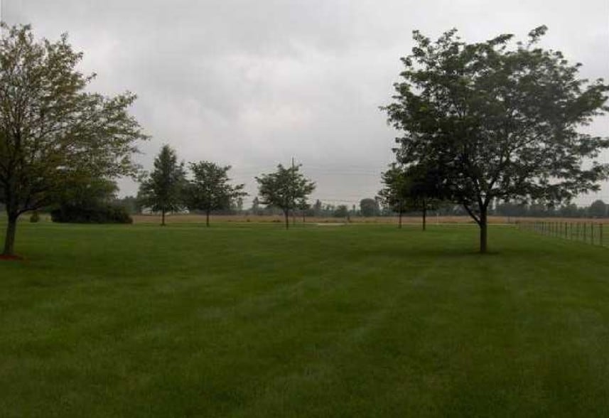 8131 E Southport Rd, Indianapolis, IN for sale - Primary Photo - Image 1 of 9