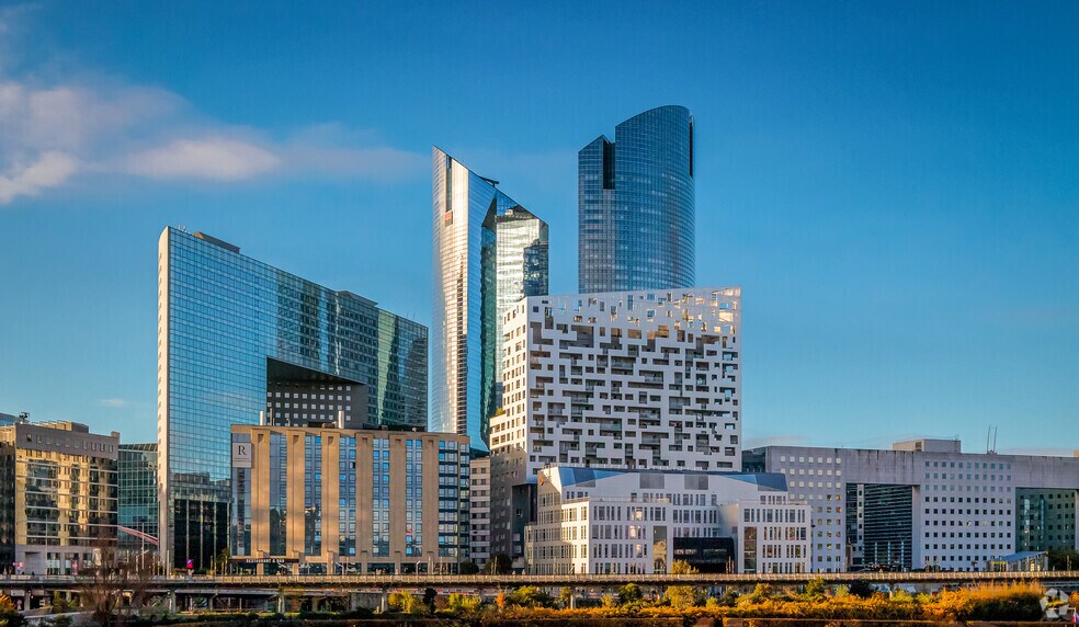 Bureau dans Puteaux à louer - Photo du bâtiment - Image 2 de 5