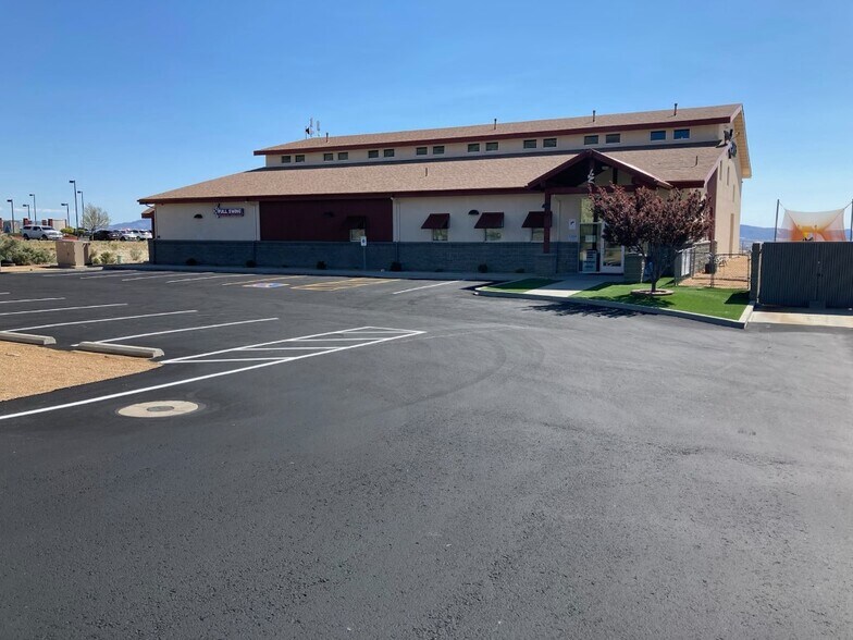 2555 N Crownpointe Dr, Prescott Valley, AZ à vendre - Photo du bâtiment - Image 2 de 25