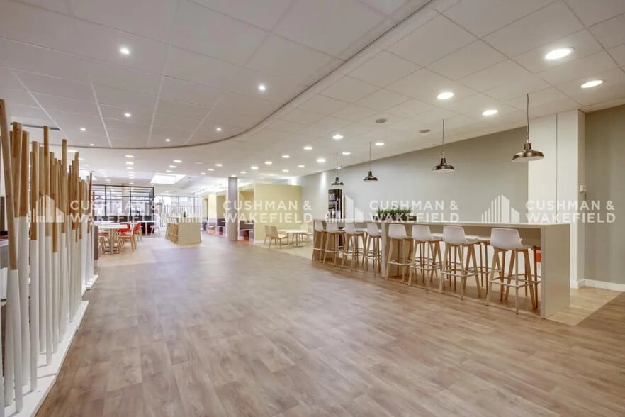 3 Rond Point Des Saules, Guyancourt à louer - Photo intérieure - Image 3 de 19