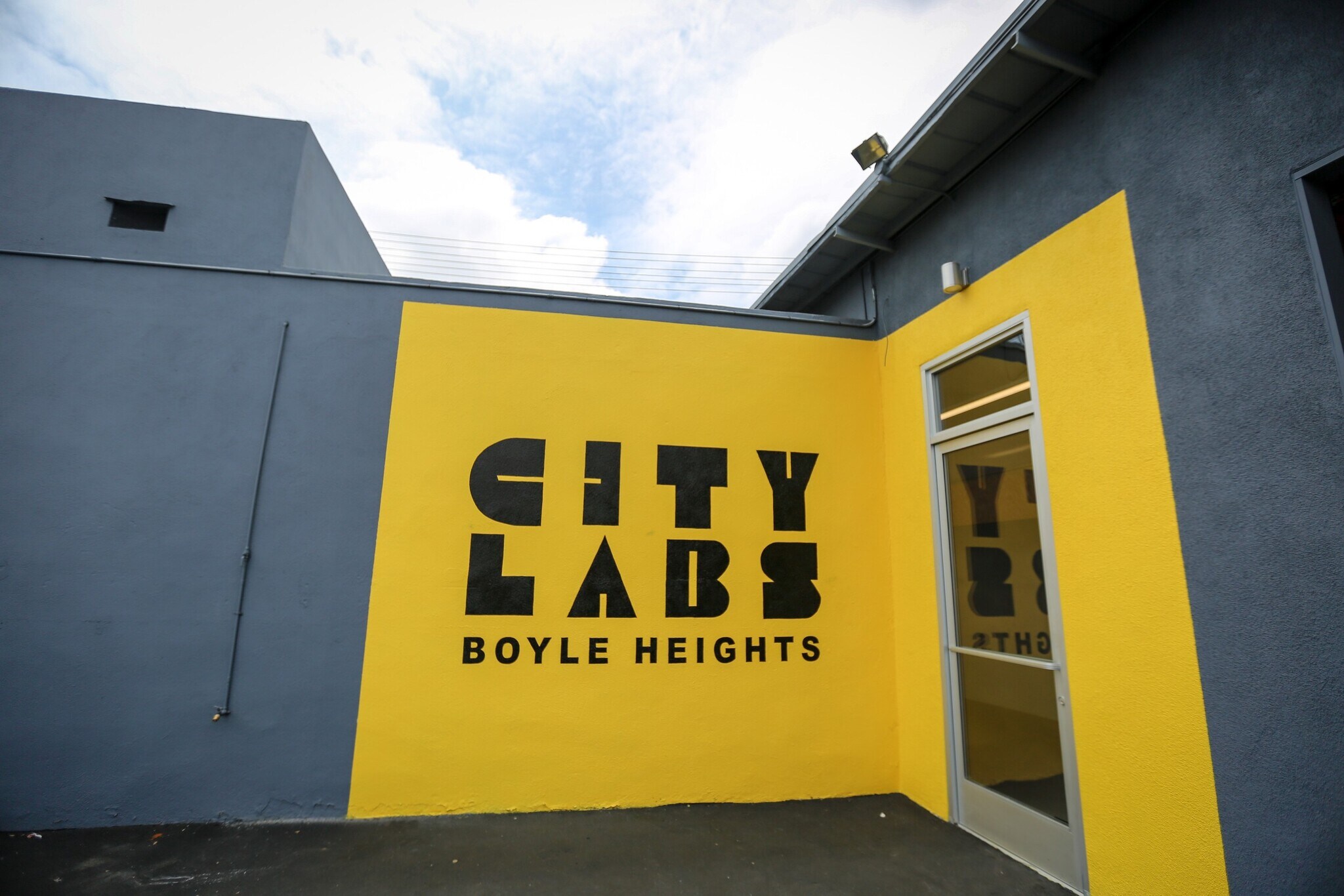 1645-1647 E 6th St, Los Angeles, CA à louer Photo du bâtiment- Image 1 de 5