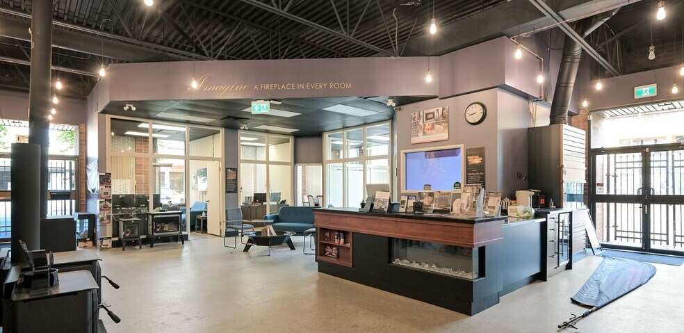 2695 Quadra St, Victoria, BC for lease - Interior Photo - Image 3 of 8