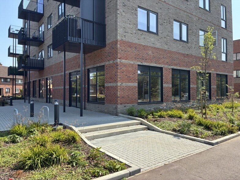 1-2 Buchan St, Cambridge à louer - Photo principale - Image 1 de 4