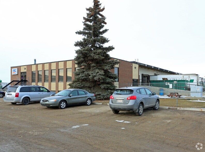 16060 128th Ave NW, Edmonton, AB à vendre - Photo du bâtiment - Image 1 de 1