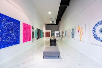 3300-3370 NE 34th St, Fort Lauderdale, FL à louer Photo intérieure- Image 2 de 4