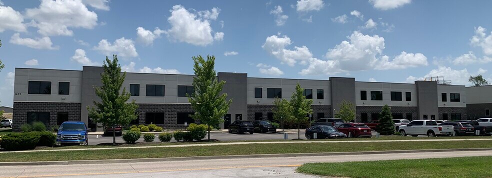 1257 Airport Pky in Greenwood Unit C & D portefeuille de 2 propriétés à vendre sur LoopNet.ca - Photo du bâtiment - Image 1 de 7