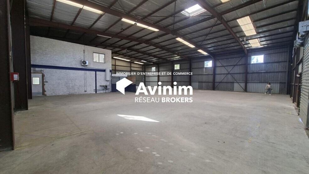 Industrial in Velaux for lease - Interior Photo - Image 2 of 7