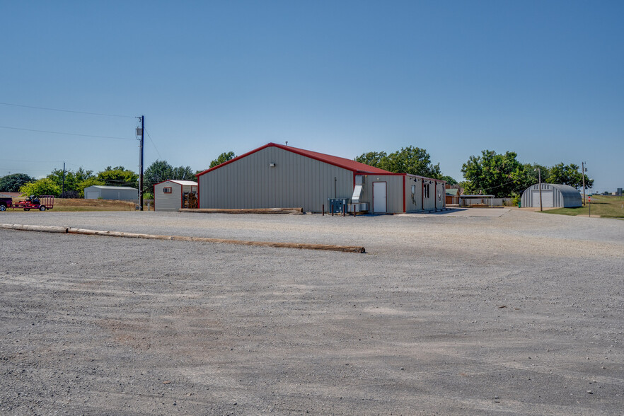 507 Sw Access Rd, Iowa Park, TX for sale - Primary Photo - Image 1 of 1