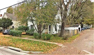 Plus de détails pour 320 N Dodge St, Iowa City, IA - Multi-résidentiel à vendre