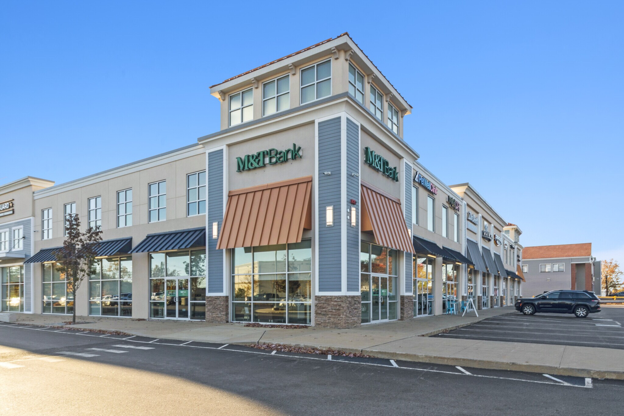 655 S Willow St, Manchester, NH à vendre Photo principale- Image 1 de 6