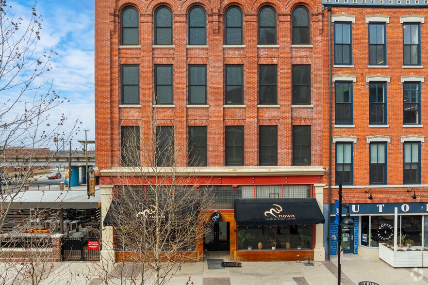 126 W Columbia St, Fort Wayne, IN à vendre - Photo du bâtiment - Image 2 de 9
