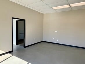 11901 Westminster Ave, Garden Grove, CA à louer Photo intérieure- Image 2 de 4