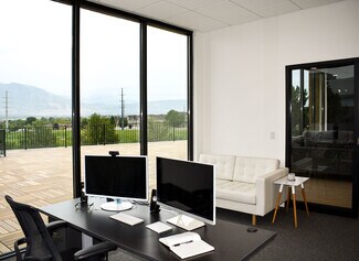 Plus de détails pour 10718 S Beckstead Ln, South Jordan, UT - Coworking à louer