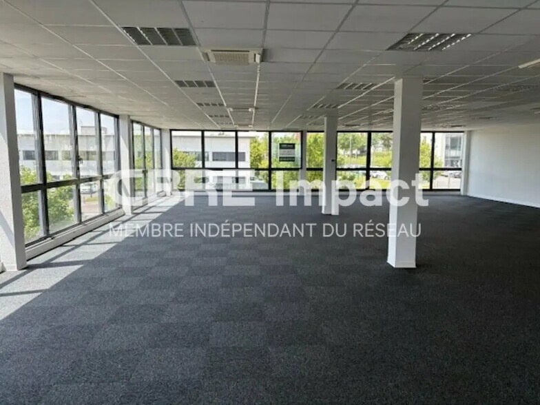 Office in Reims for lease - Building Photo - Image 1 of 8