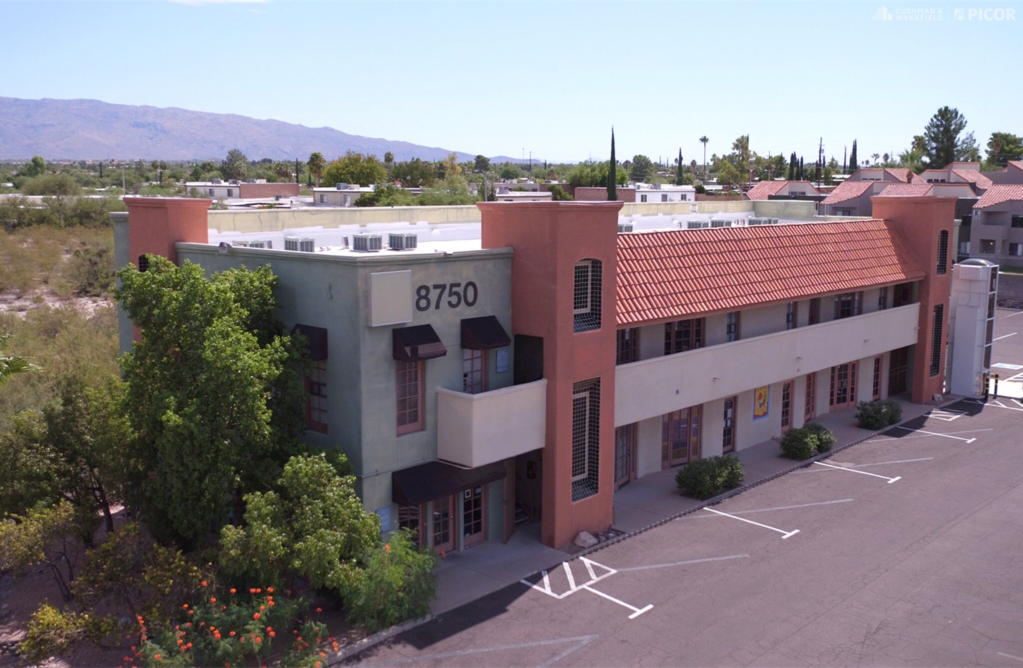 8750 E Speedway Blvd, Tucson, AZ à vendre Photo du bâtiment- Image 1 de 7