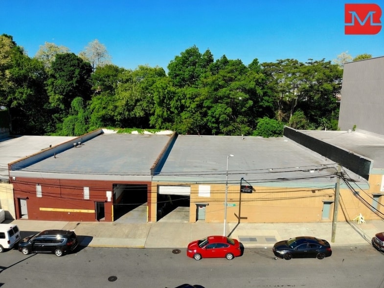 2566 Borough Pl, Woodside, NY for lease - Primary Photo - Image 1 of 9