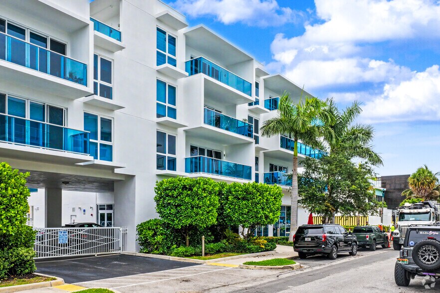 1 S Palmway, Lake Worth, FL à vendre - Photo du bâtiment - Image 3 de 4