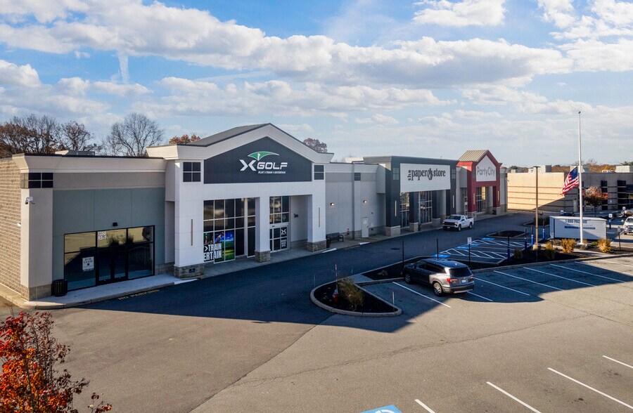 1324 Bald Hill Rd, Warwick, RI à louer - Photo du bâtiment - Image 2 de 8