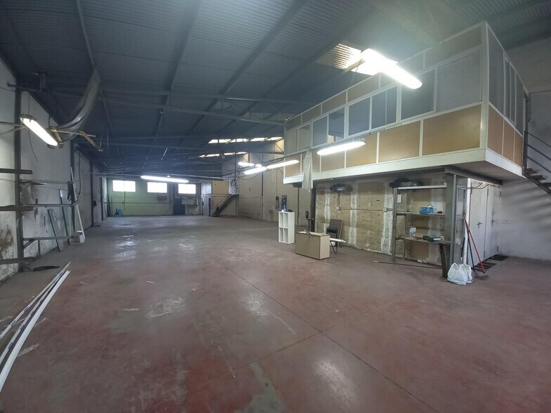 Industrial in Alicante for lease - Interior Photo - Image 2 of 12