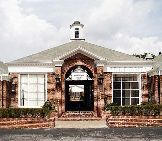 8505 Delmar Blvd, University City, MO for lease - Building Photo - Image 2 of 10