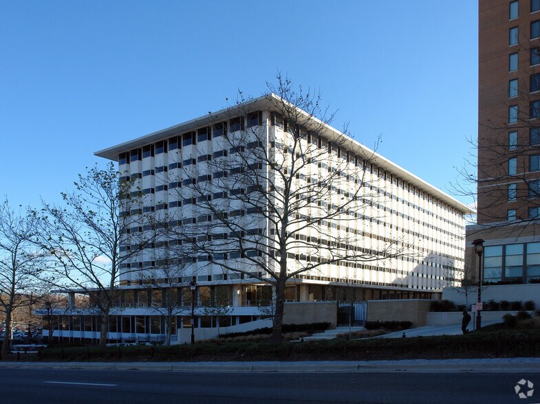 6525 Belcrest Rd, Hyattsville, MD à louer - Photo principale - Image 1 de 24