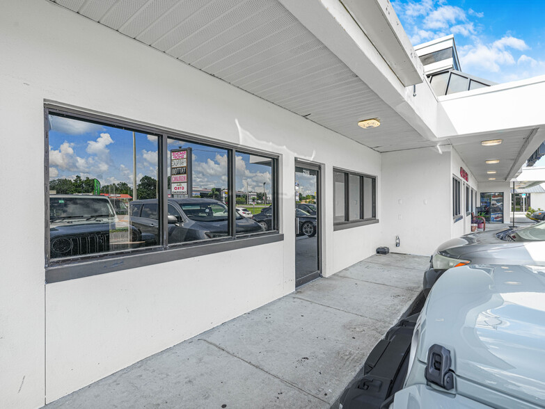 7300-7324 E Colonial Dr, Orlando, FL for lease - Building Photo - Image 1 of 1