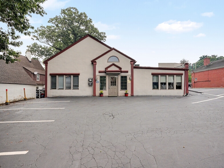 526 Newfield Ave, Stamford, CT for sale - Building Photo - Image 1 of 15