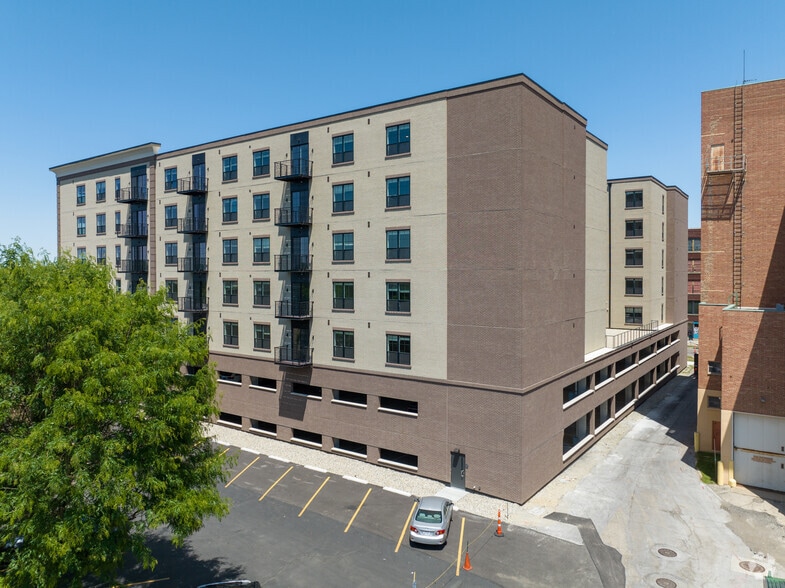 140 E Monument Ave, Dayton, OH for lease - Building Photo - Image 2 of 87