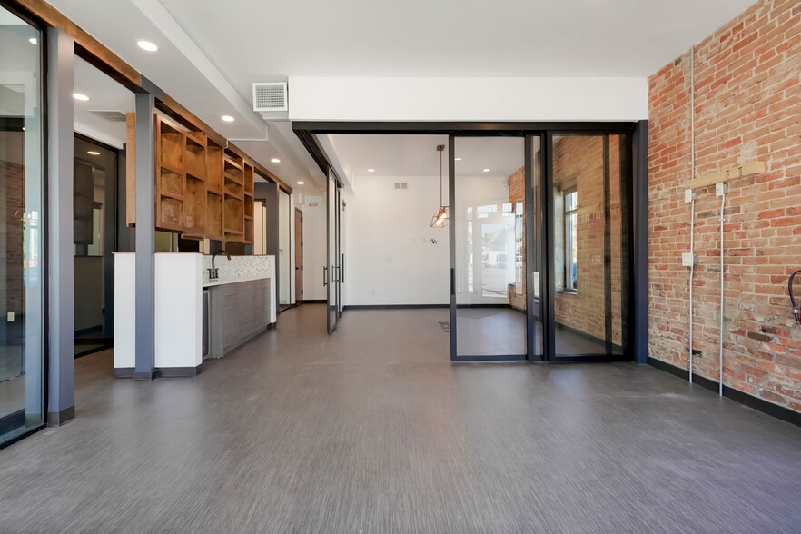 1401 S Broadway, Denver, CO for sale - Interior Photo - Image 2 of 23